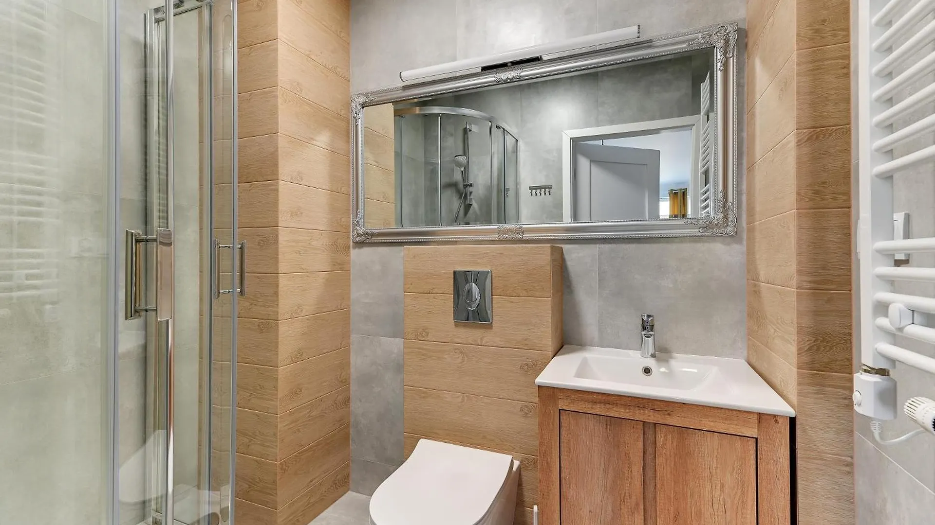 Grobla Centrum 5 By Grand Apartments Gdańsk